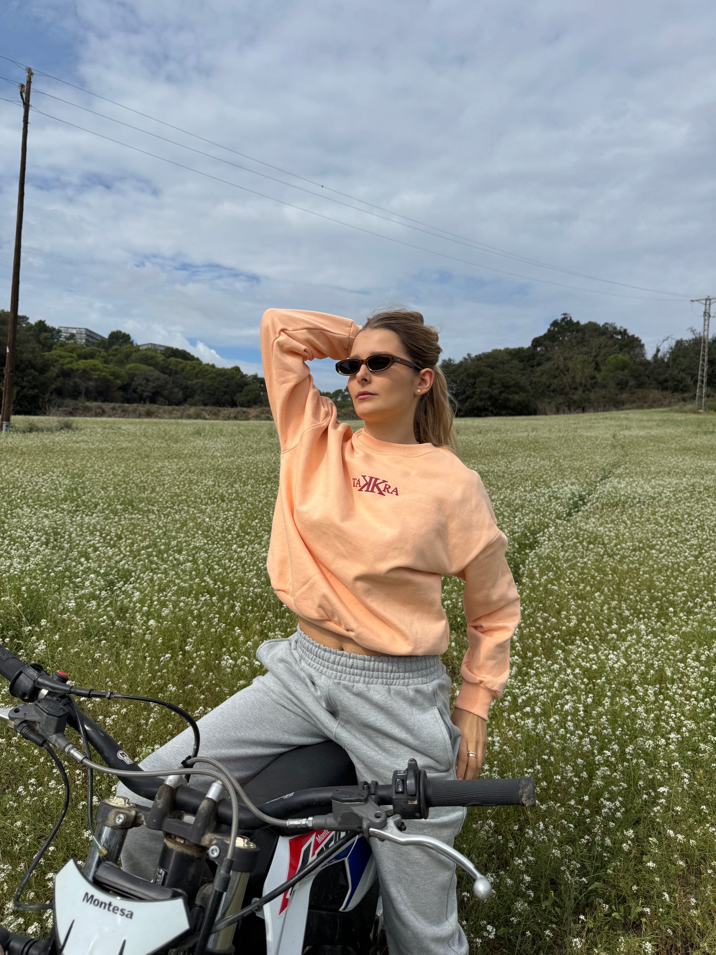 Wings Crewneck Peach Orange